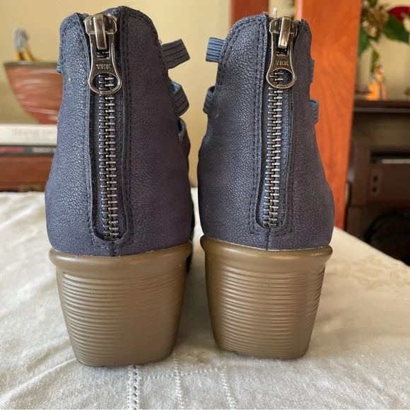 🌸Spring Ready - Skechers Navy Strappy Wedge Sandals – Size 6.5 - Picture 7 of 12